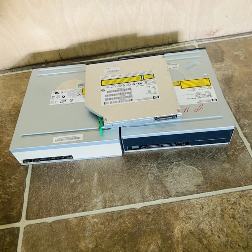 477-B2-HP--CD/DVD COMPUTER DRIVES------Used - For Parts or Not Working Condition